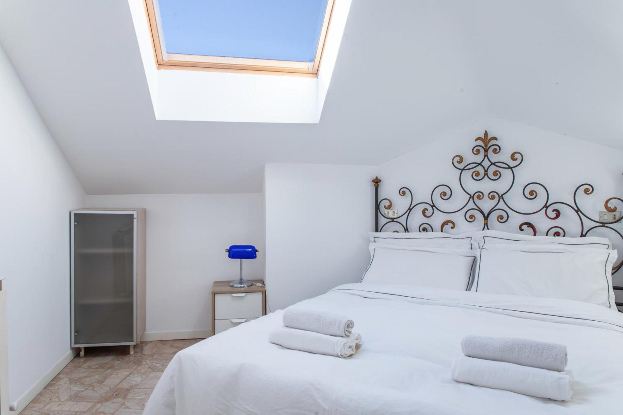 Apartment Skyview - Penthouse Few Steps From Metro Mailand